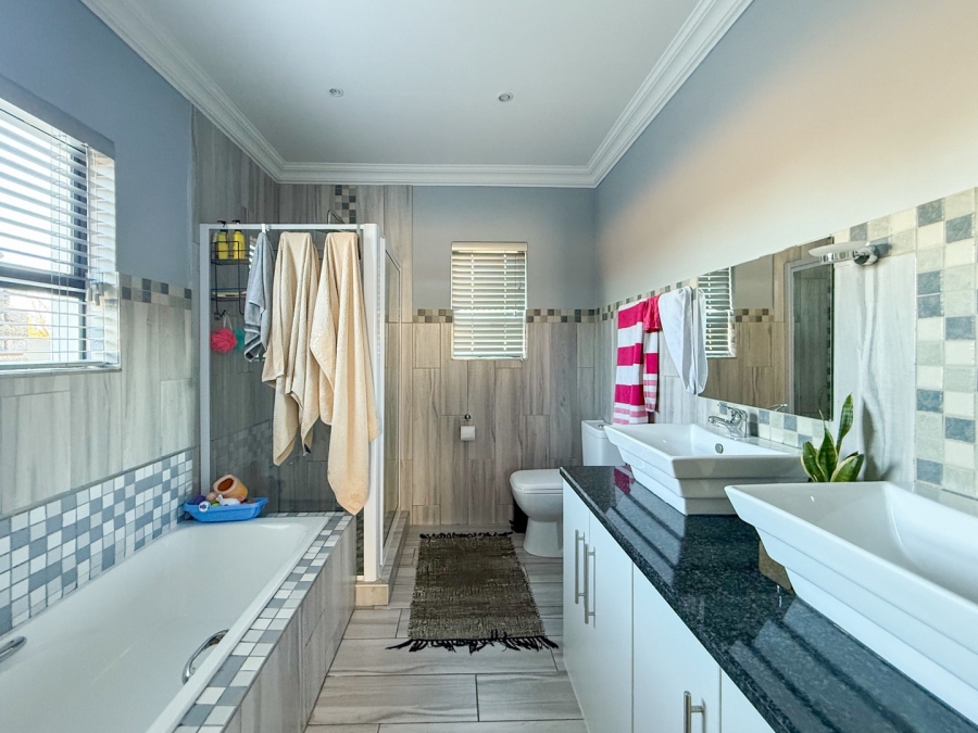 3 Bedroom Property for Sale in Melodie North West